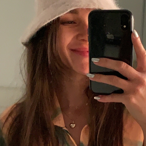 Meet your Posher, Sara - Picture 1 of 1